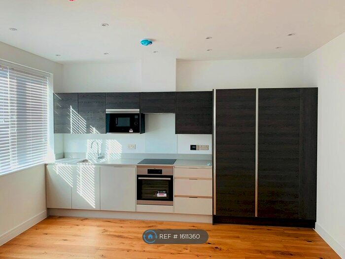 1 Bedroom Flat To Rent In Circa Apartments, Harlington, Hayes, UB3