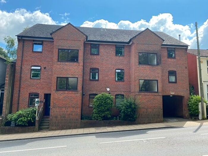 1 Bedroom Flat To Rent In Macklin House, Winchester, SO22