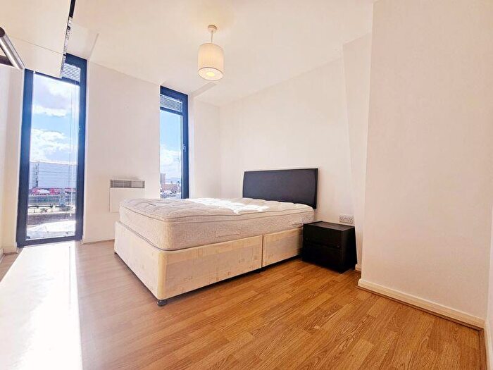 2 Bedroom Apartment To Rent In Mann Island, Liverpool, L3