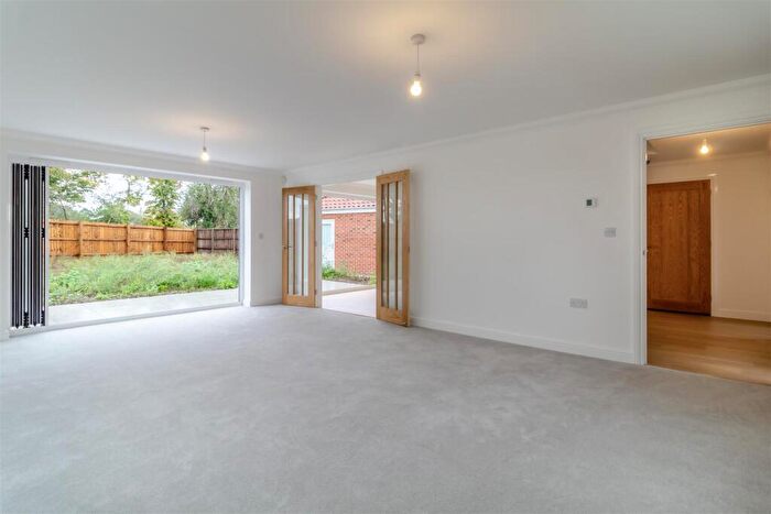 4 Bedroom Detached House For Sale In Rectory Gardens, Worlingham, NR34