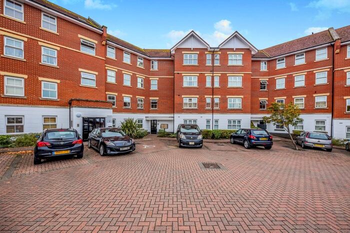 2 Bedroom Apartment To Rent In Bell Chase, GU11