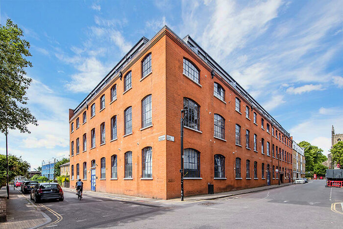 3 Bedroom Apartment To Rent In Dove Road, Islington London, N1