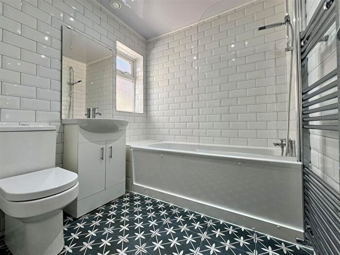 4 Bedroom Flat To Rent In Eslington Terrace, Newcastle Upon Tyne, NE2