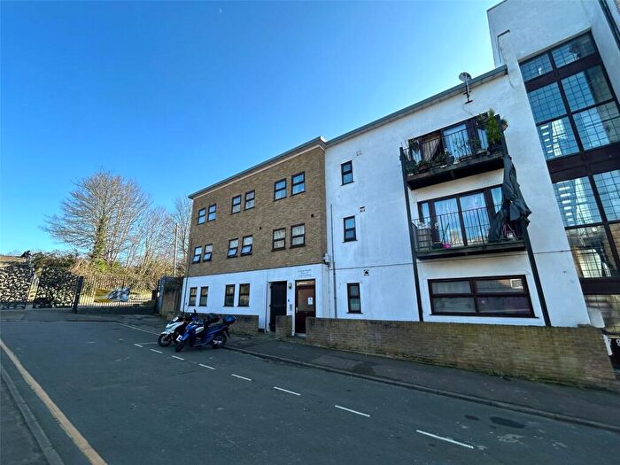 1 Bedroom Flat For Sale In Carswell Road, London, SE6