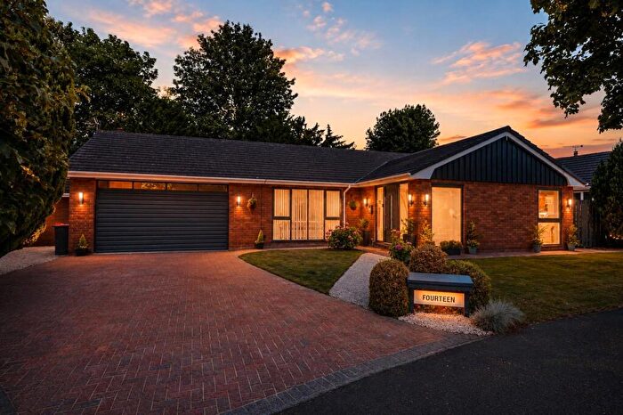 4 Bedroom Detached Bungalow For Sale In The Coppice, Cuddington, CW8