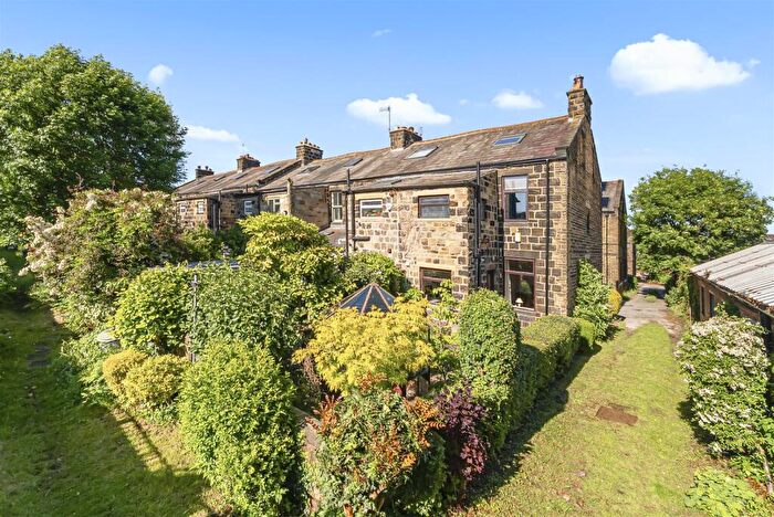 3 Bedroom End Of Terrace House For Sale In Queens Place, Otley, LS21