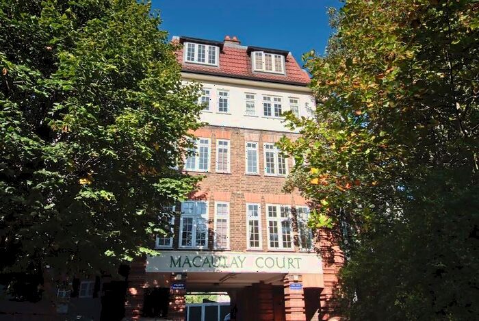 2 Bedroom Flat To Rent In Macaulay Road, London, SW4