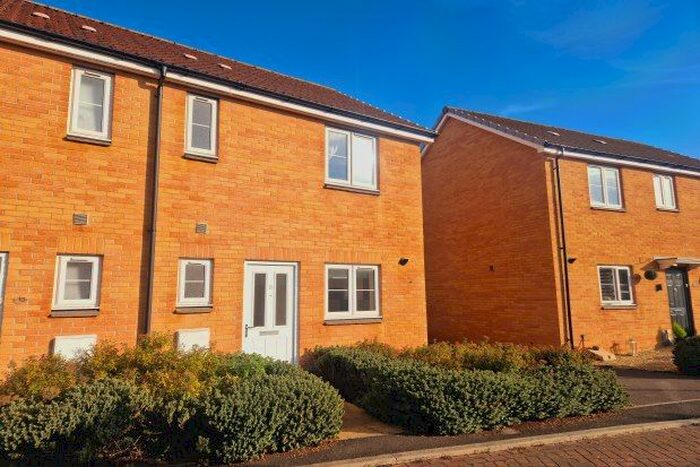 2 Bedroom Property To Rent In Quarry Piece Drive, South Petherton, TA13