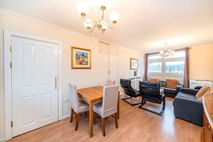 5 Bedroom Flat For Sale In Lorrimore Square, Walworth, SE17