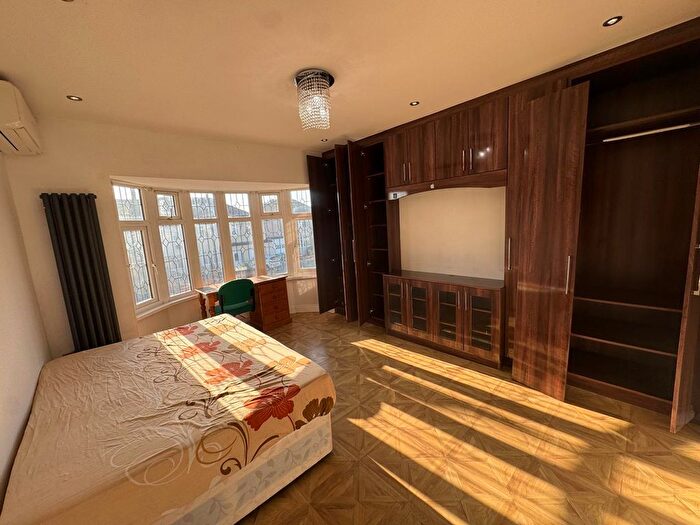 4 Bedroom Detached House To Rent In Brampton Road, Bexleyheath, DA7