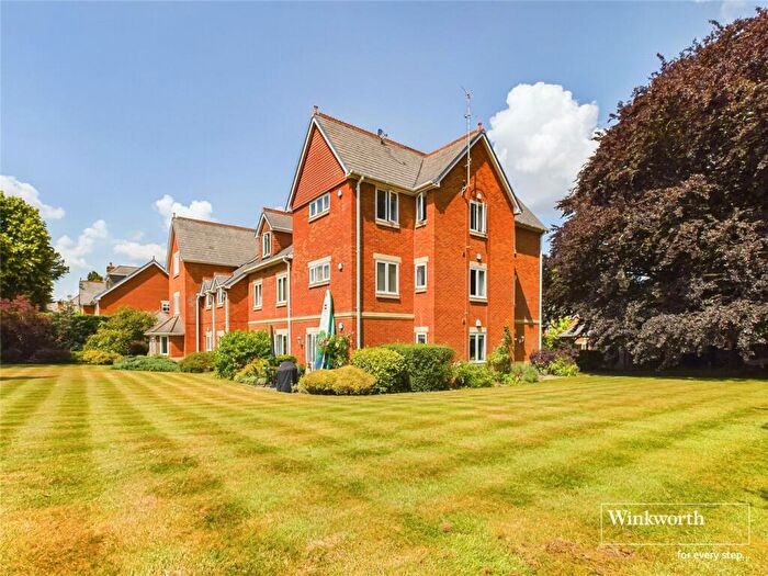 2 Bedroom Apartment To Rent In Dellwood Park, Caversham, Reading, Berkshire, RG4