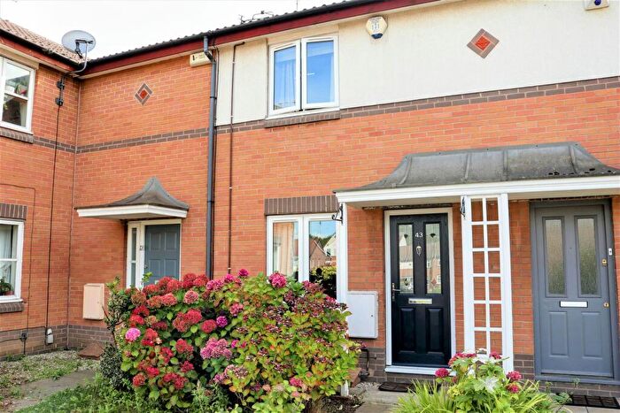 2 Bedroom Terraced House To Rent In Grange Road, Hunslet, Leeds, LS10