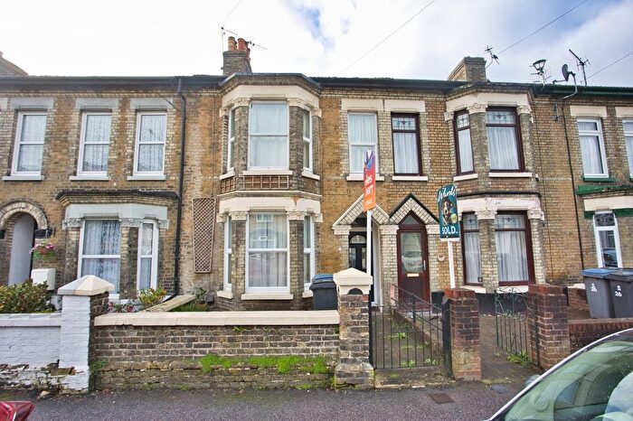 3 Bedroom Terraced House For Sale In Buckland Avenue, Dover, CT16