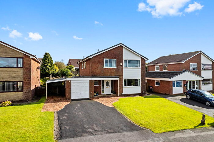 4 Bedroom Detached House For Sale In Warrenside Close, Blackburn, BB1