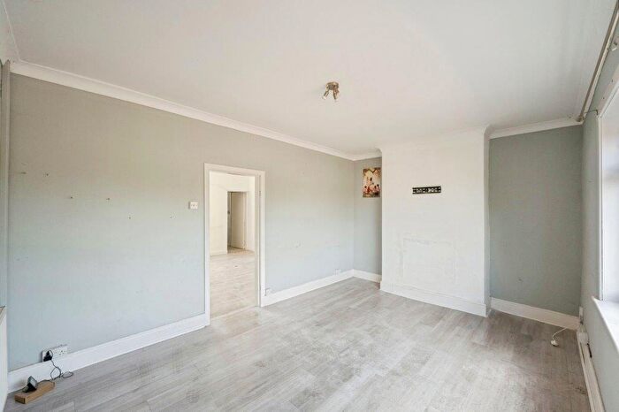 4 Bedroom House To Rent In Deacon Crescent, Rossington, DN11