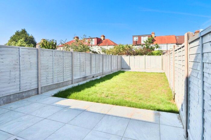 3 Bedroom End Terrace House To Rent In Claremont Avenue, New Malden, KT3