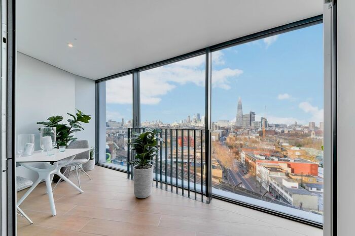 1 Bedroom Flat To Rent In Two Fifty One, Southwark Bridge Road, Elephant &amp; Castle, SE1