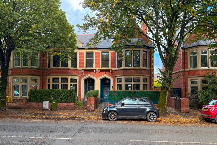 2 Bedroom Flat For Sale In Albany Road, Penylan, CF24