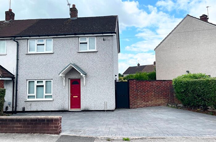 3 Bedroom Semi-Detached House To Rent In Attlee Road, Walsall, WS2