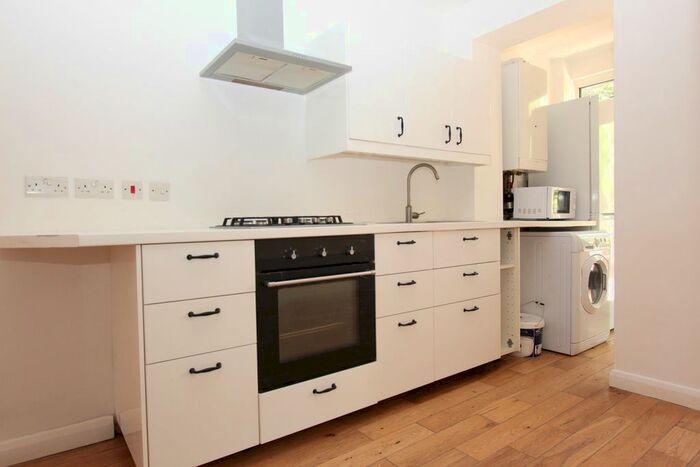 1 Bedroom Flat To Rent In Valentines Road, Ilford, IG1