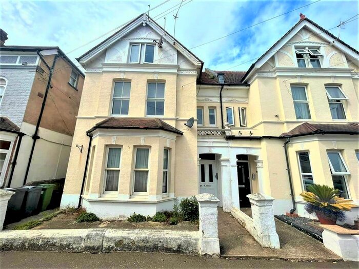 2 Bedroom Flat To Rent In Albany Road, Bexhill-On-Sea, TN40