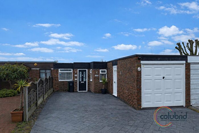 4 Bedroom Terraced House For Sale In Kingswood Road, Basildon, SS16