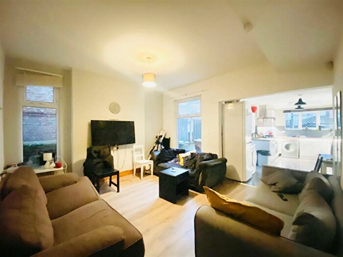 7 Bedroom House To Rent In Derby Road, Nottingham, NG7