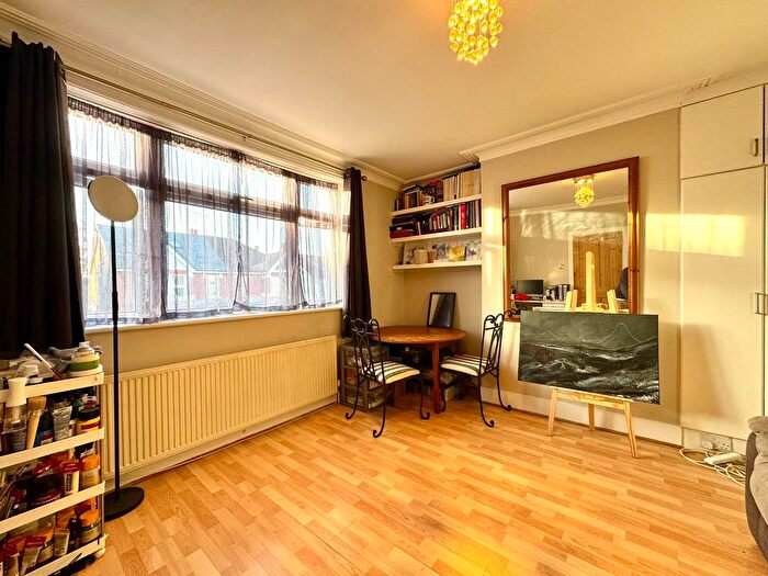 1 Bedroom Flat For Sale In Harrow View, Harrow, HA1