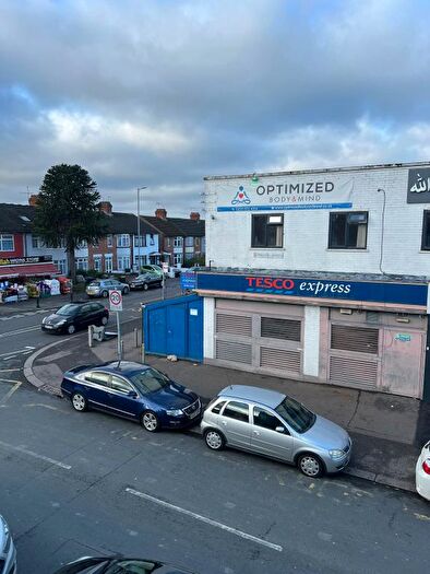 Studio To Rent In Dunstable Road, Luton, LU4