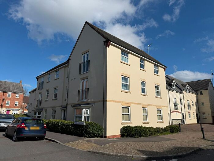 2 Bedroom Flat To Rent In Vistula Crescent, Swindon, SN25