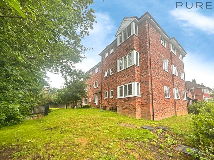 2 Bedroom Flat For Sale In Harcourt Mansion, Whitworth Road, Southampton, SO18