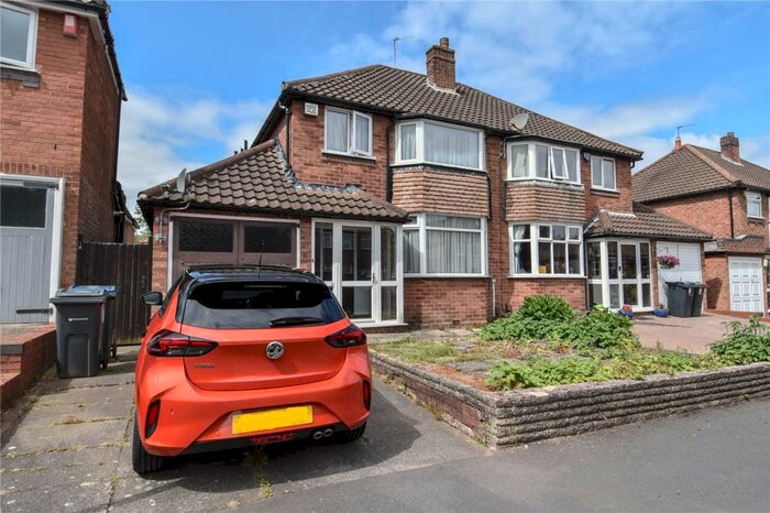 3 Bedroom Terraced House To Rent In Beech Farm Croft, Northfield, Birmingham, West Midlands, B31