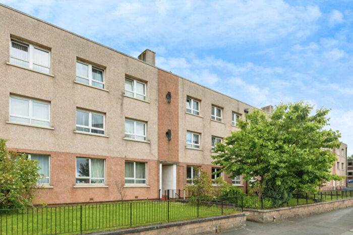 3 Bedroom Flat To Rent In Maryhill Road, Glasgow, G20