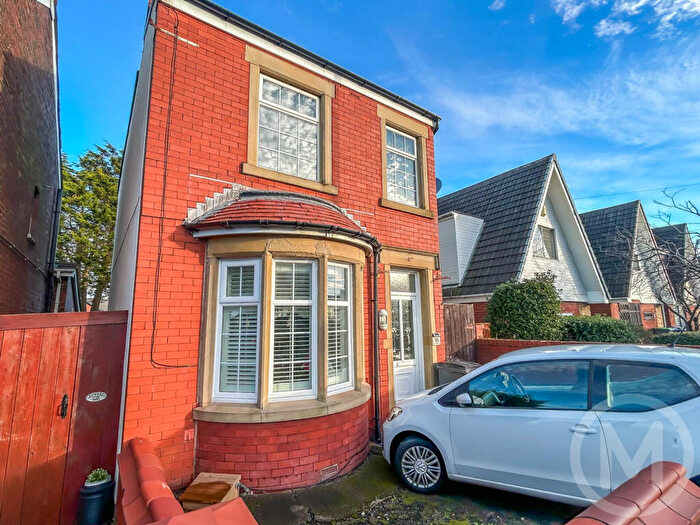 2 Bedroom Detached House For Sale In Common Edge Road, South Shore, FY4