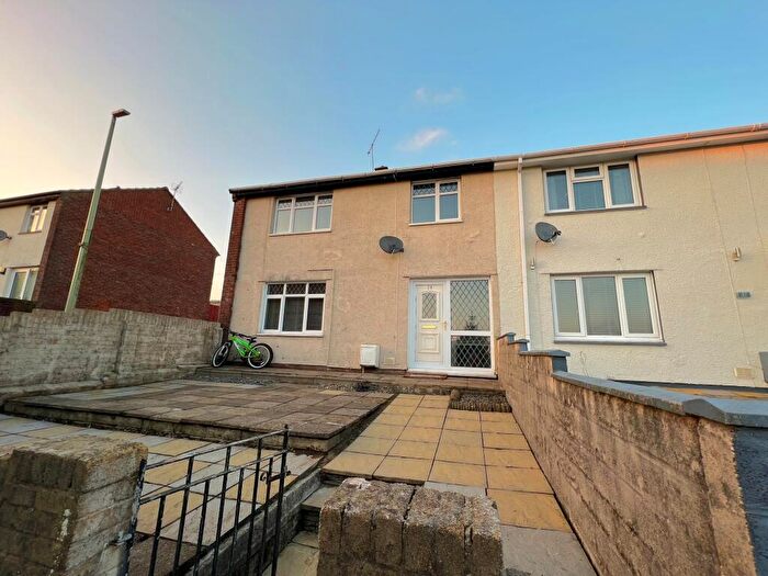3 Bedroom House To Rent In Bryngolau, Tonyrefail, Porth, CF39