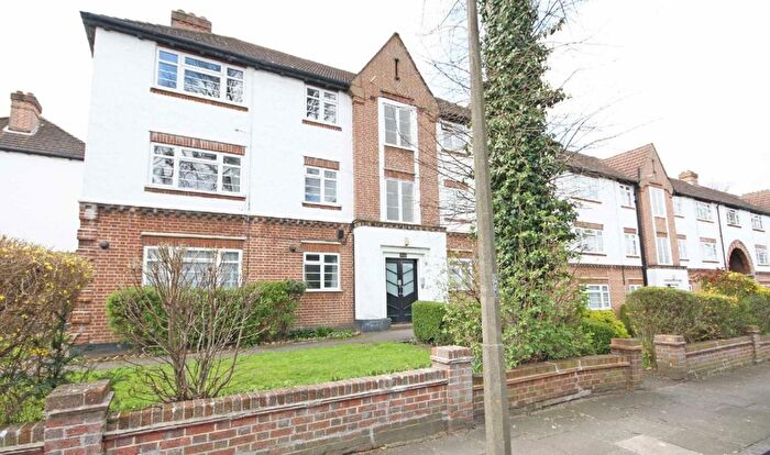 2 Bedroom Flat To Rent In Manor Road, Twickenham, TW2
