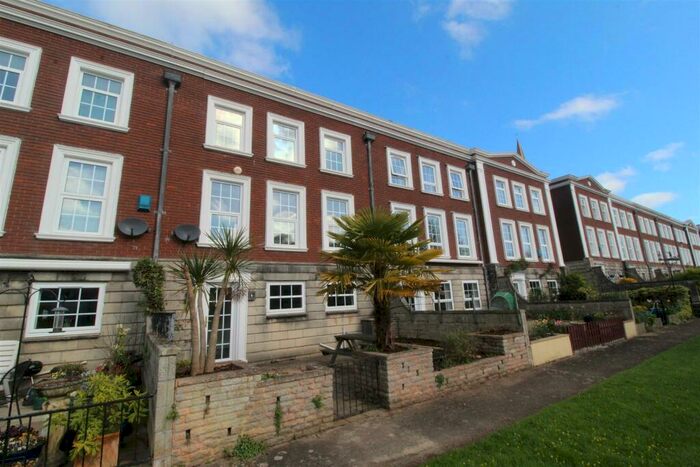 3 Bedroom Detached House To Rent In Dinham Crescent, Exeter, EX4