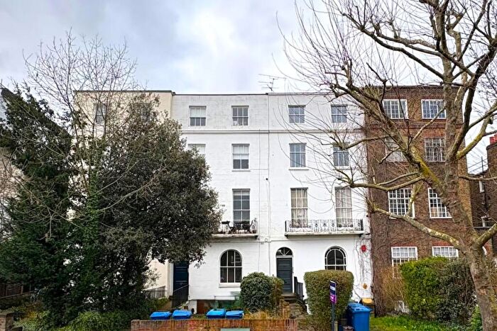2 Bedroom Flat For Sale In Camberwell Grove, London, SE5