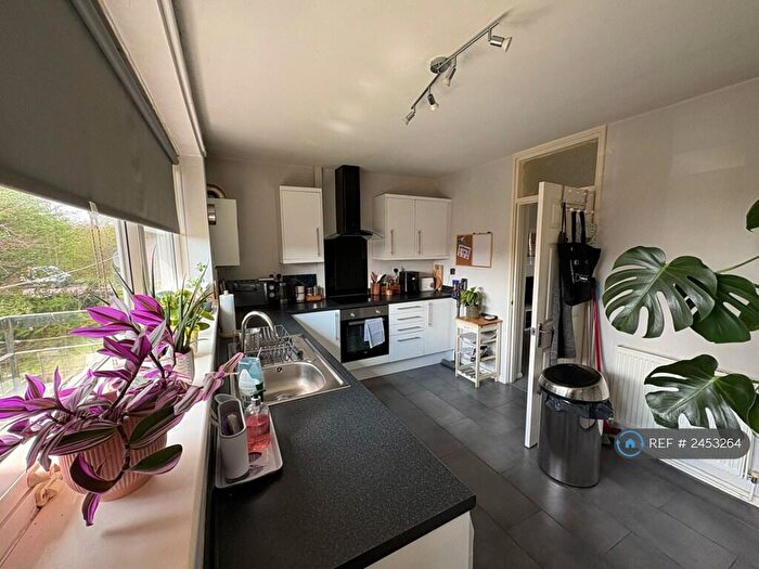 2 Bedroom Flat To Rent In Town Lane, Rotherham, S61