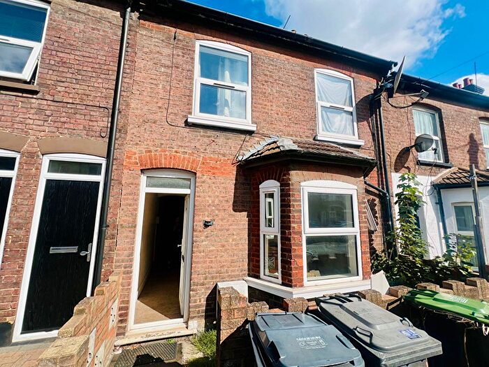 5 Bedroom Terraced House For Sale In Crawley Road, Luton, Bedfordshire, LU1