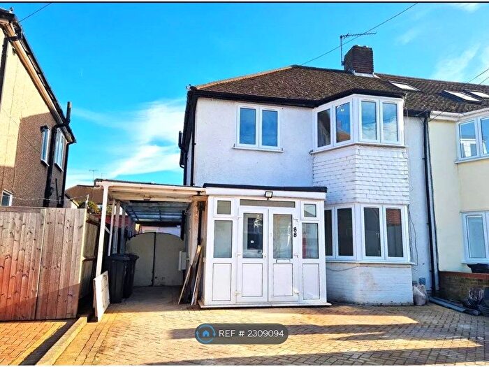 5 Bedroom Semi-Detached House To Rent In Cheriton Avenue, Ilford, IG5