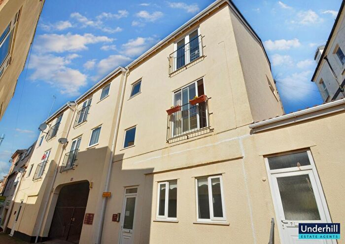 2 Bedroom Flat For Sale In Beach Street, Dawlish, EX7