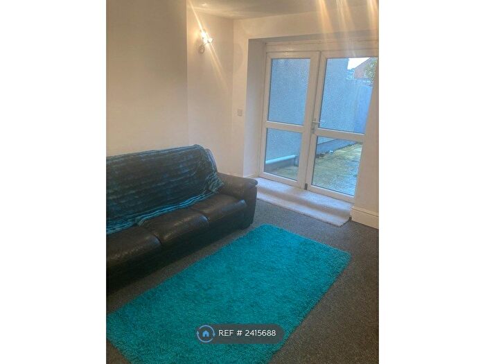 2 Bedroom Flat To Rent In Bethel Road, Bristol, BS5