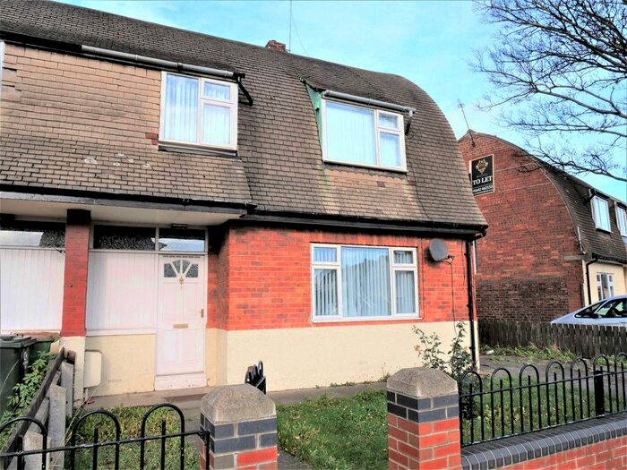 3 Bedroom Semi-Detached House To Rent In Stephens Road, Middlesbrough TS6