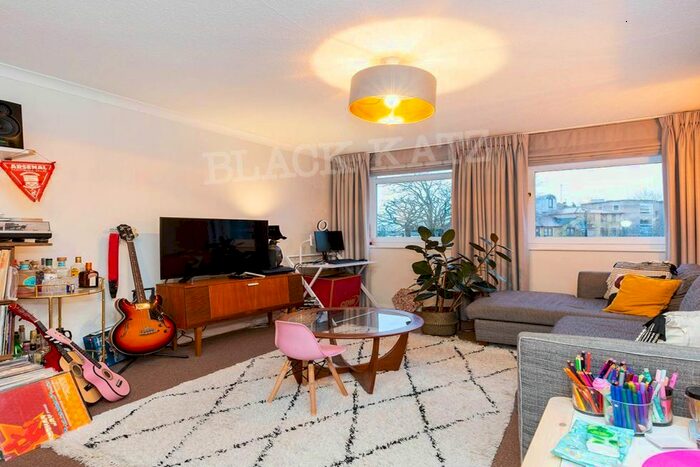 2 Bedroom Flat To Rent In Crouch End Hill, London, N8