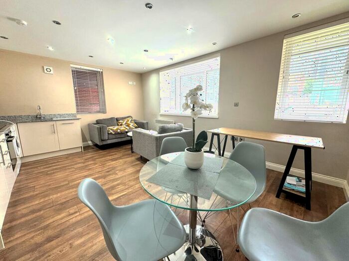 2 Bedroom Apartment To Rent In Brunswick Court, Leeds City Centre, LS2