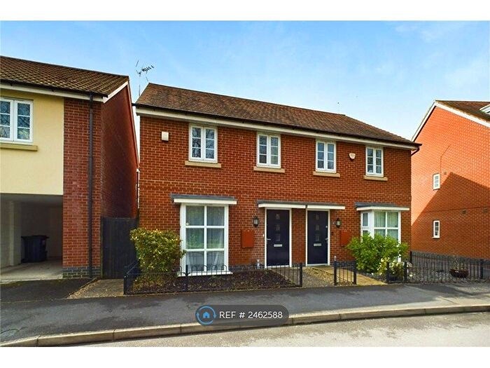 3 Bedroom Semi-Detached House To Rent In Narrowboat Lane, Northampton, NN4