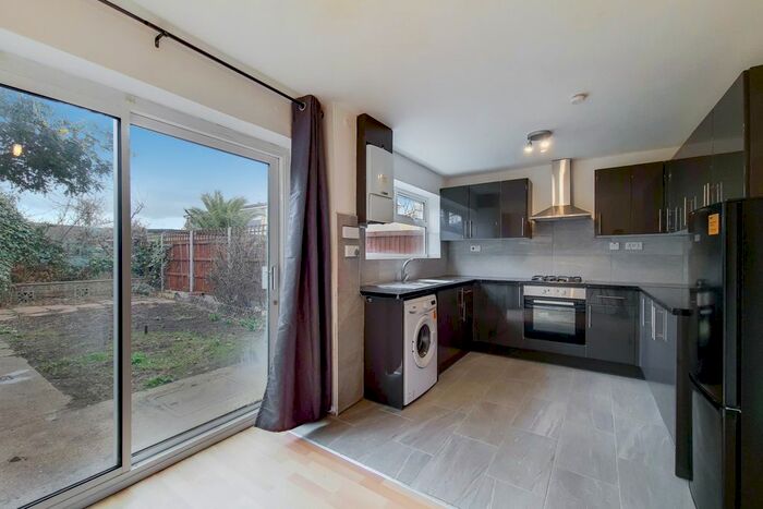 3 Bedroom Terraced House To Rent In Petworth Way, Hornchurch, RM12