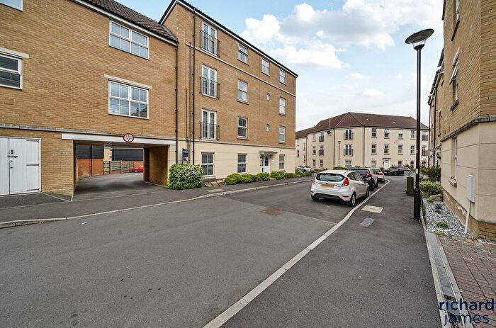 2 Bedroom Flat For Sale In Easdale Street, Swindon, SN25