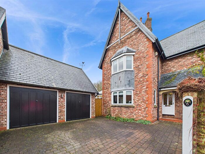 4 Bedroom Detached House For Sale In Manor Fields, West Ella, HU10